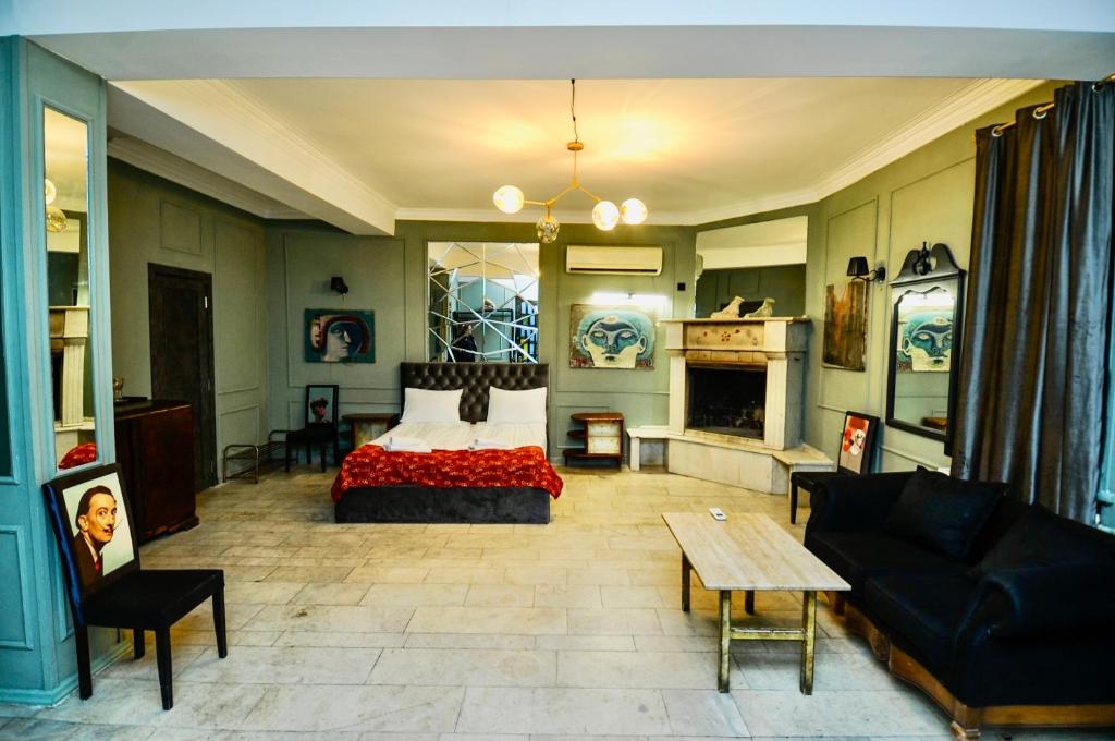 Deluxe Suite